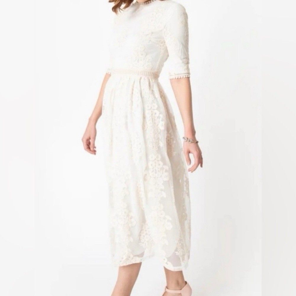 Hidden Alley Lace- Tea Length Off-White/Cream with Sleeves Medium Cottage Boho